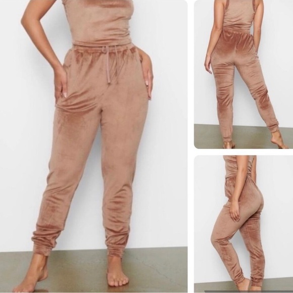 SKIMS Velour Pants with pockets - Picture 12 of 12